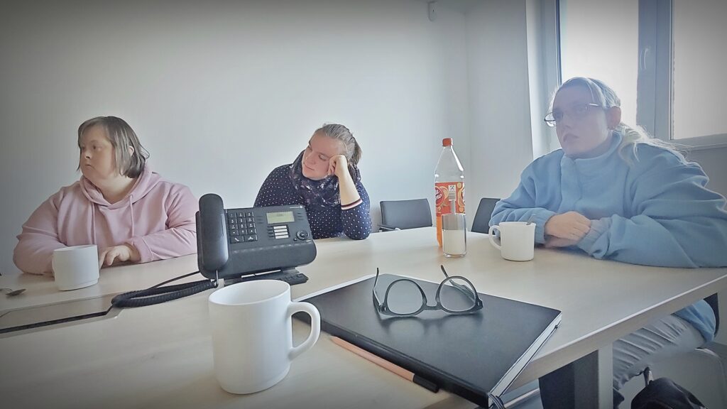 IMG 20251106 105007 CX IL federleicht WEB